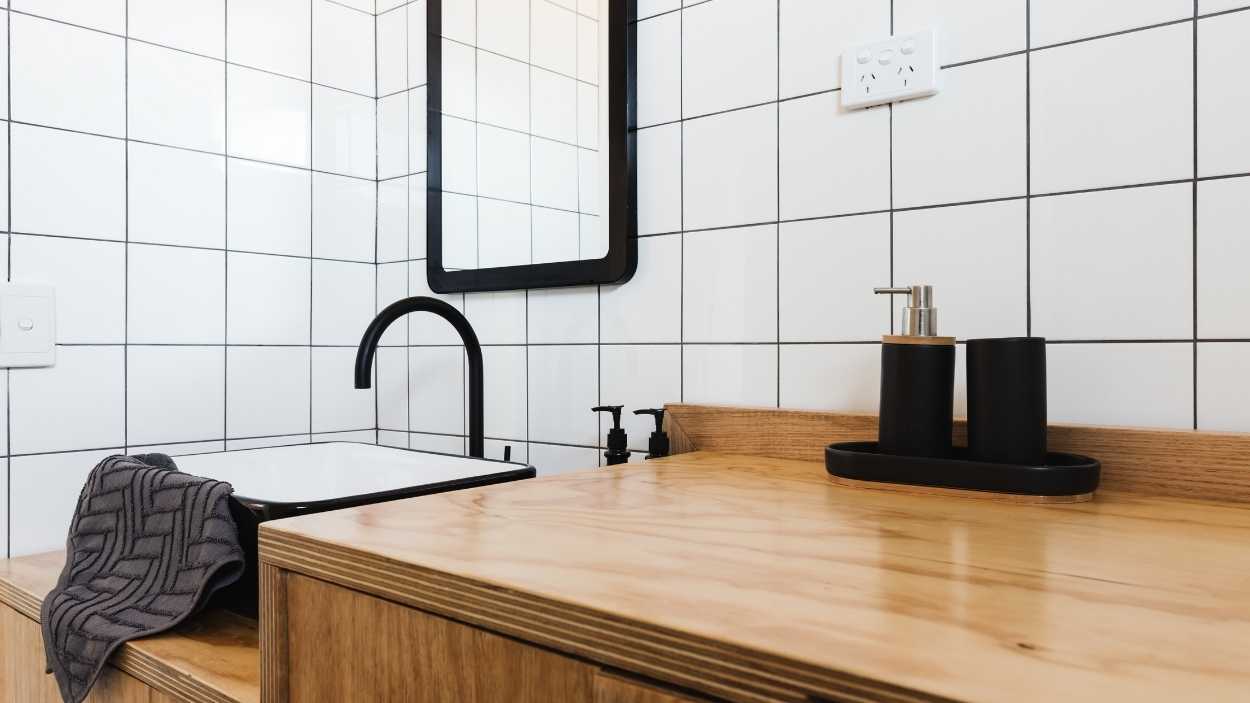 small bathroom designs with shower